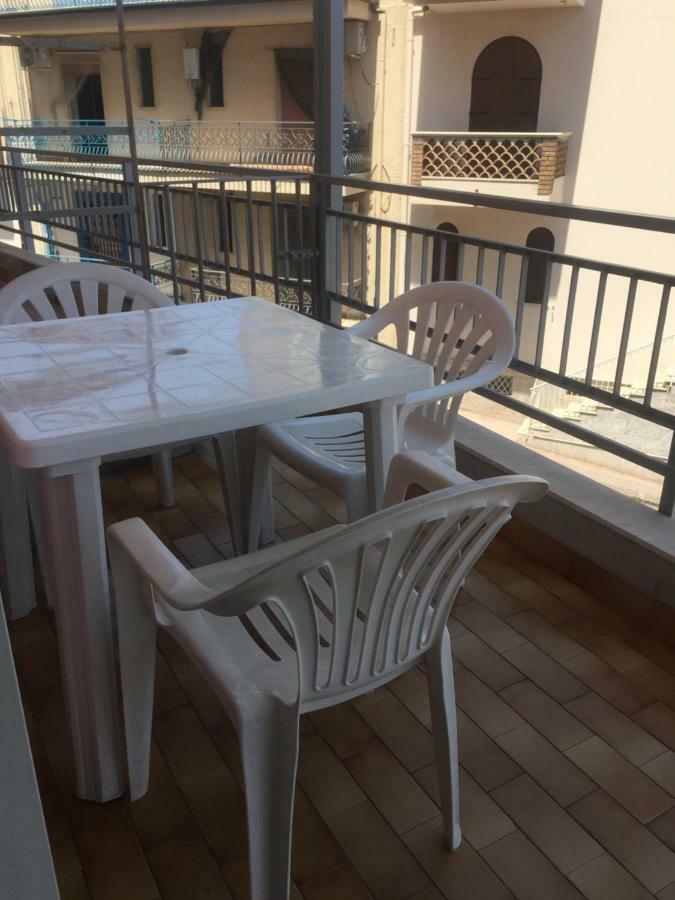 Casa Di Paolo Appartement Giardini-Naxos Buitenkant foto